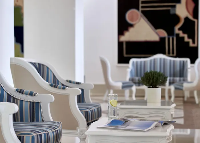 Aparthotel Epsilon 4*