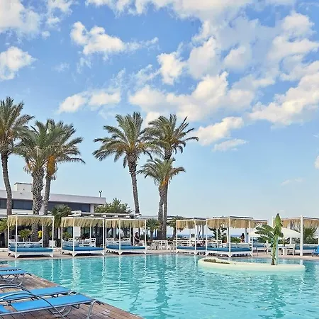 Epsilon Aparthotel