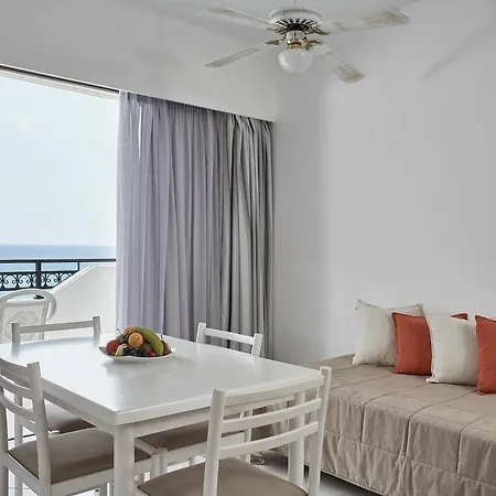 Aparthotel Epsilon 4*