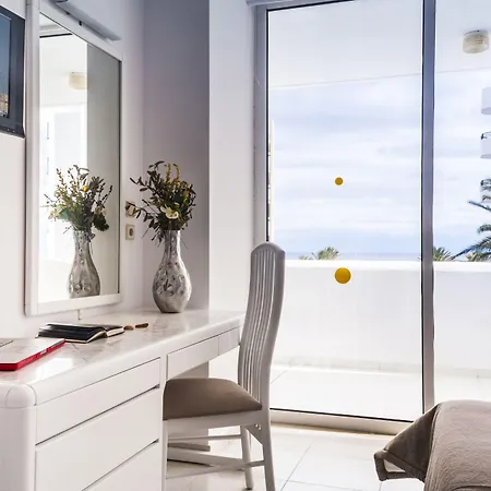 Aparthotel Epsilon 4*