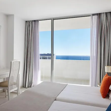 Aparthotel Epsilon 4*