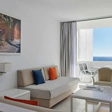 Aparthotel Epsilon 4*